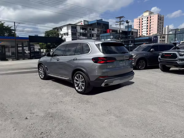 BMW X5 2024