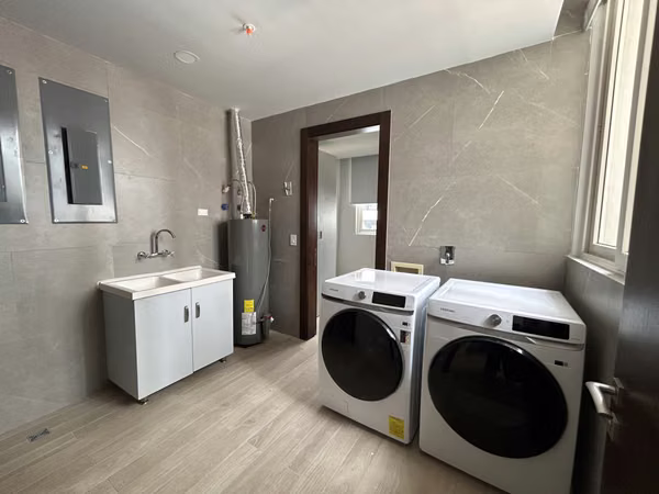 395 m² Apartment with 4 Bedrooms and Appliances Included | For Rent