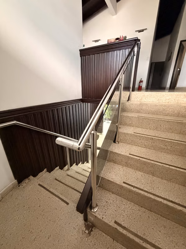 FOR RENT AN IMPRESSIVE HOUSE / COMMERCIAL PREMISES IN EL DORADO