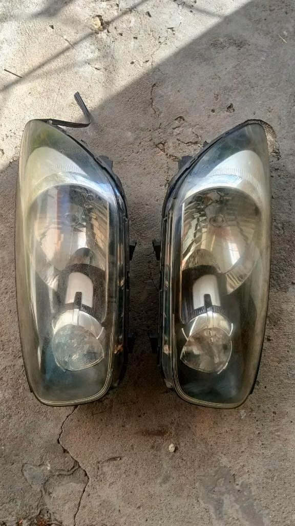 Luces / Faros delanteros kia picanto 2013