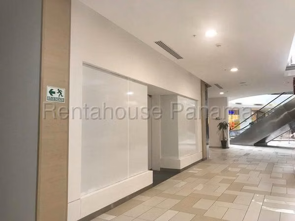 Commercial space for rent in Costa del Este. 26-7112.
