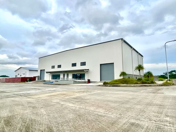 MODERN WAREHOUSE FOR RENT IN TOCUMEN STORAGE COMPLEX, MAÑANITAS