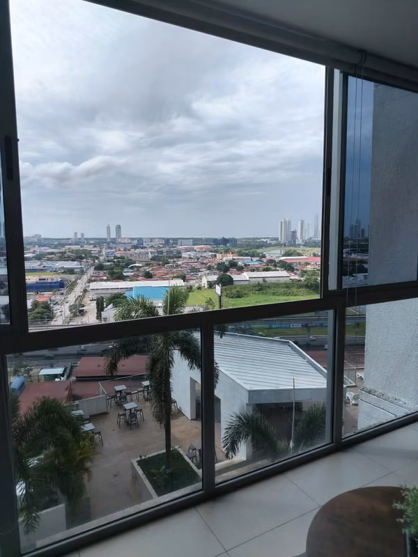 Se vende apartamento amoblado en PH Altaterra