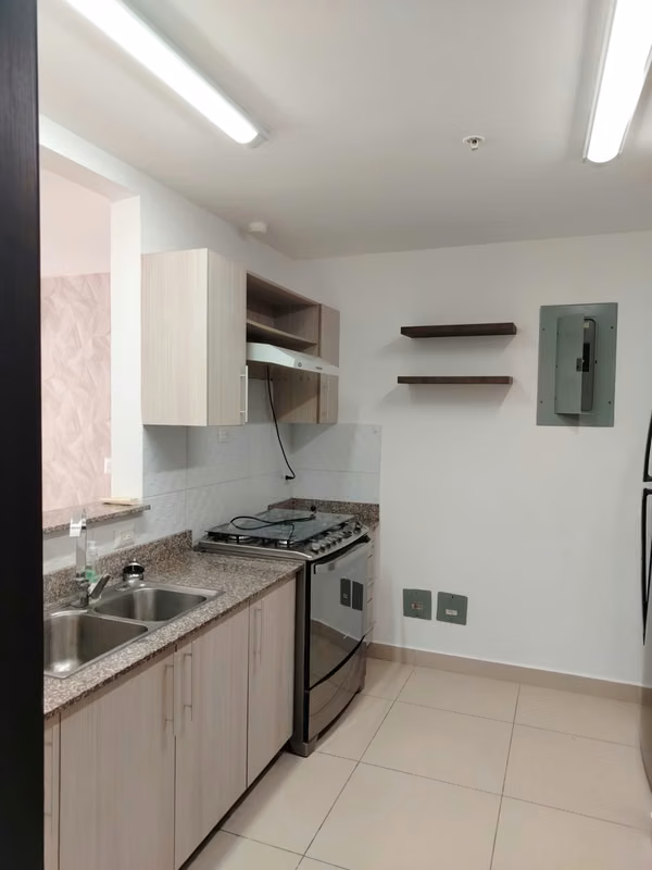 Se vende apartamento amoblado en PH Altaterra