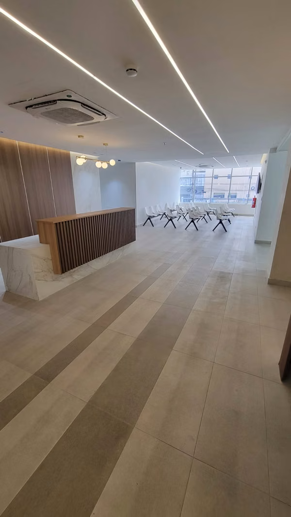 CONSULTORIO MEDICO / PARK SQUARE - Precio Negociable