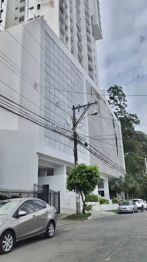 ¡Se Alquila Hermoso Apartamento en P.H. Foresta Tower!