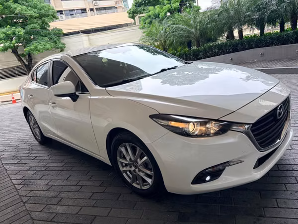 Mazda 3 Sedán 2018 – Excelente estado
