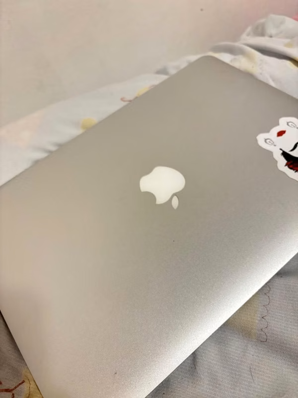  MacBook Air 13” 2017 | 8GB RAM | Intel Core i5 | Incluye Cargador