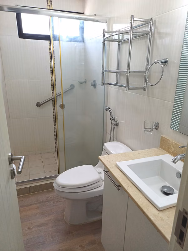 Vendo apartamento Condado Country Club