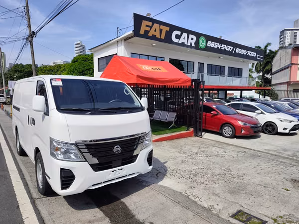Nissan Urvan 2023 Panel