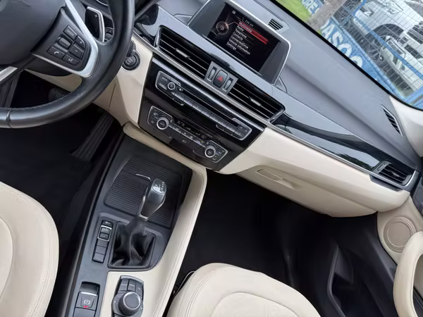 BMW X1 sDrive 2.0i