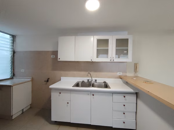 For Rent! Centrally Located and Pet-Friendly Apartment on Vía España