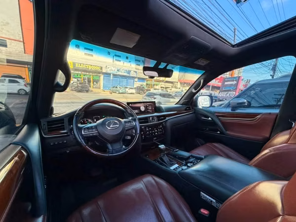 LEXUS LX570 AÑO 2017 AUTOMATICA 4X4 FULL EXTRAS CON SUN ROOF UNICO DUEÑO