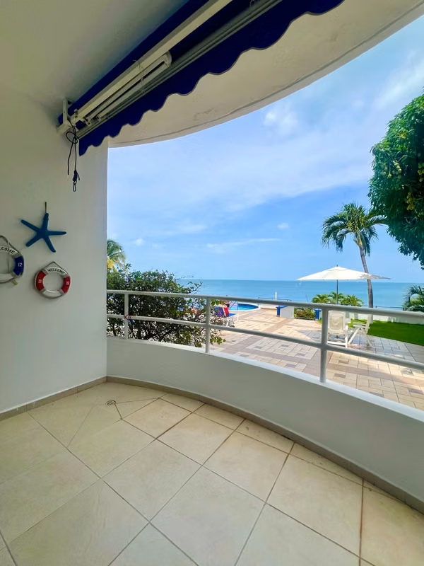 Tu Próxima Inversión en la Playa: Apartamento Amoblado/Listo para Generar Ingresos en Coronado