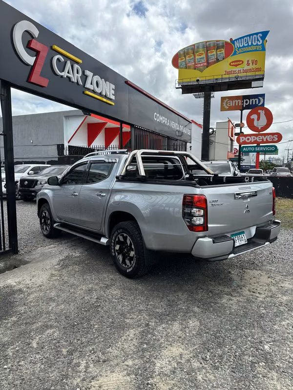 Mitsubishi L