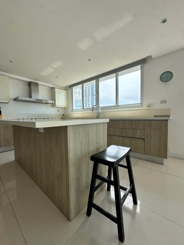 Best Price per m2 in Waterfront Living in Coco del Mar | 416 m² Fully Renovated Apartment