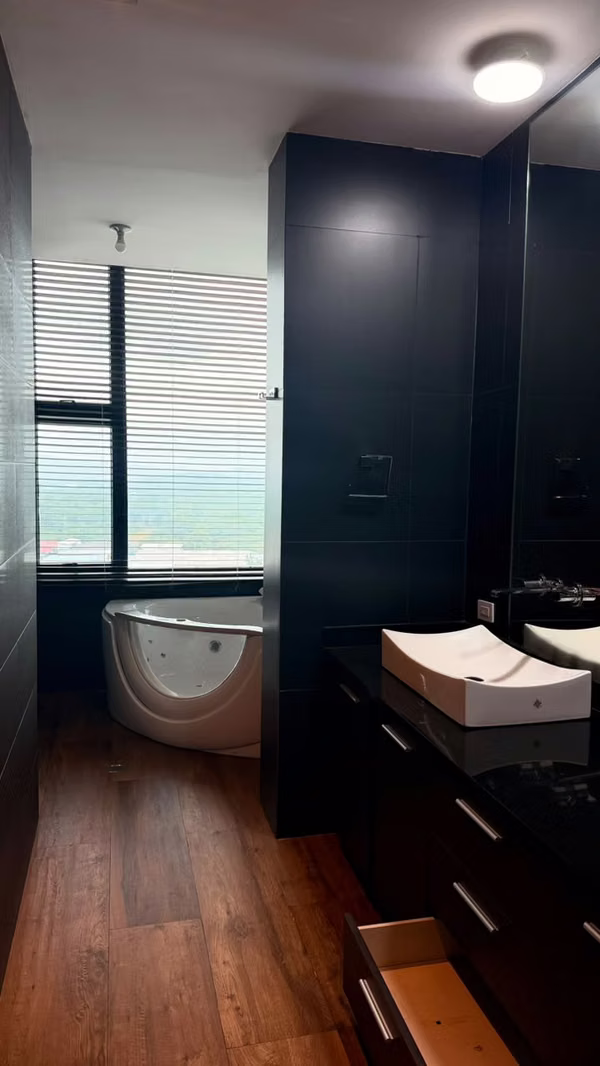 PH OCEANIA SQUARE EDISON LUXURY APARTMENT FOR SALE