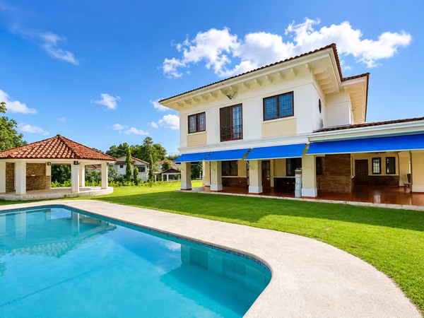 Alquiler de Casa en Camino de Cruces | Piscina Privada | AM