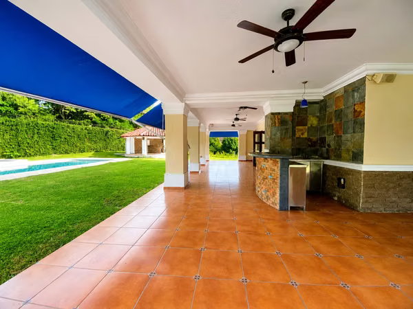 Alquiler de Casa en Camino de Cruces | Piscina Privada | AM