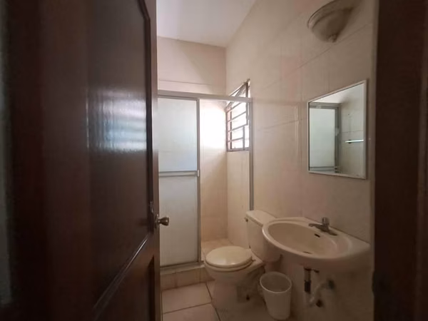 Alquiler de hermosa Casa en Camino de Cruces-Zona Exclusiva y segura