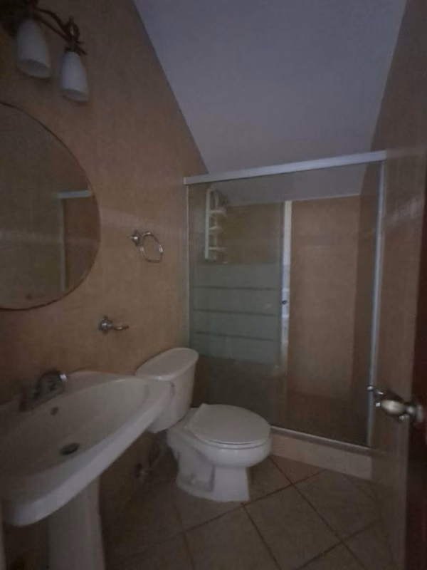 Alquiler de hermosa Casa en Camino de Cruces-Zona Exclusiva y segura