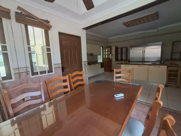Alquiler de hermosa Casa en Camino de Cruces-Zona Exclusiva y segura