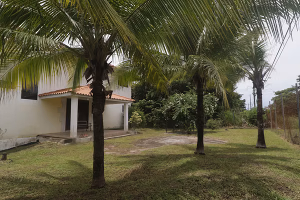 VENDO RESIDENCIA AMOBLADA EN CORONADO 1200 M2 DE TERRENO