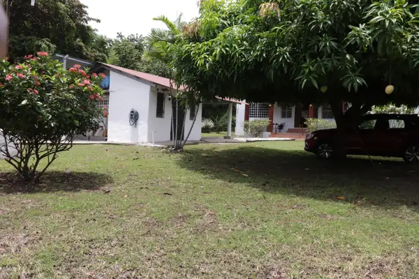 VENDO RESIDENCIA AMOBLADA EN CORONADO 1200 M2 DE TERRENO