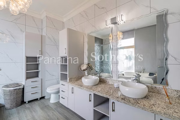 Alquiler | Exclusivo Apartamento Amoblado | Frente al Mar en PH Aqualina | Punta Pacífica
