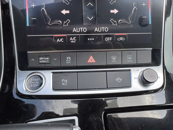 AUDI Q8 2024