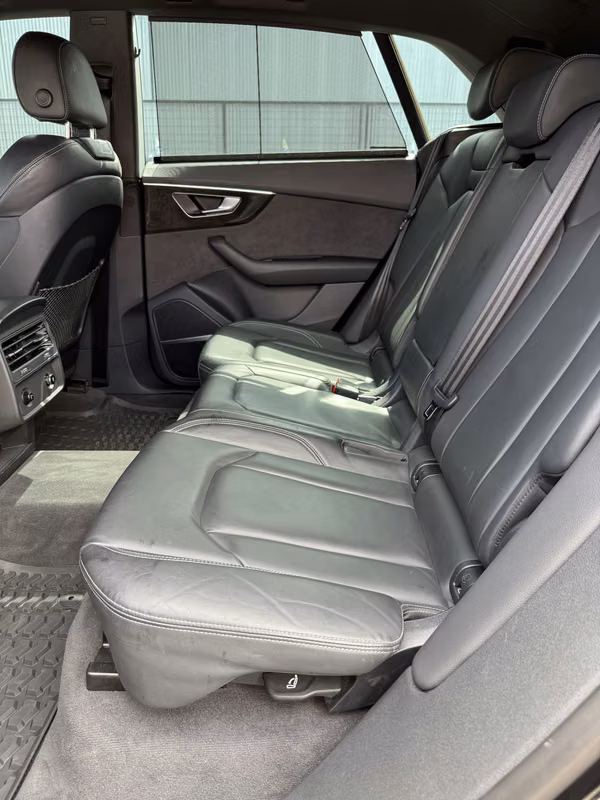 AUDI Q8 2024