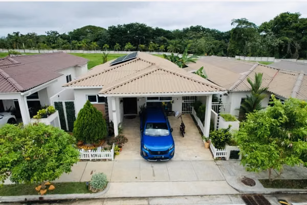 Single-family house for sale in Costa Verde. ID 26680