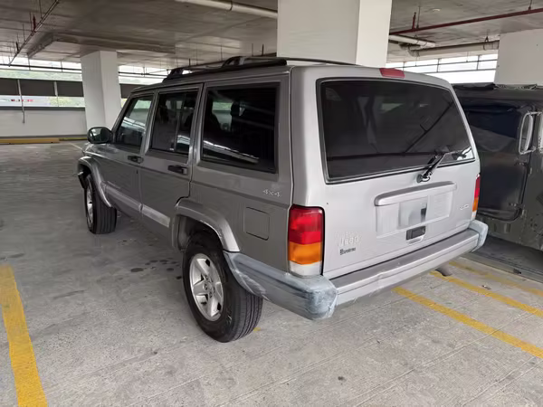 Se Vende Jeep Cherokee 4x4 año 2001