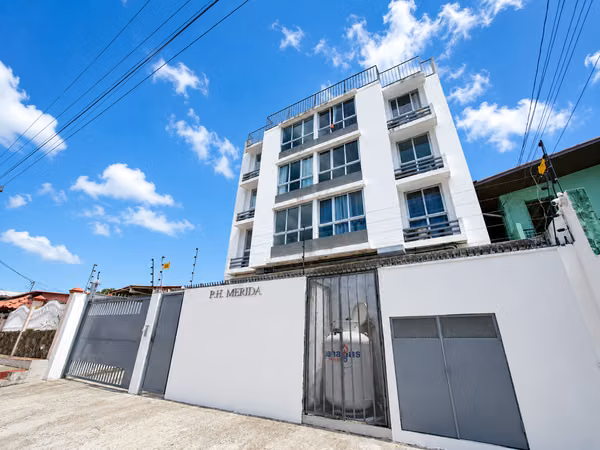 Apartment for Sale in Parque Lefevre, PH Mérida, 74m2