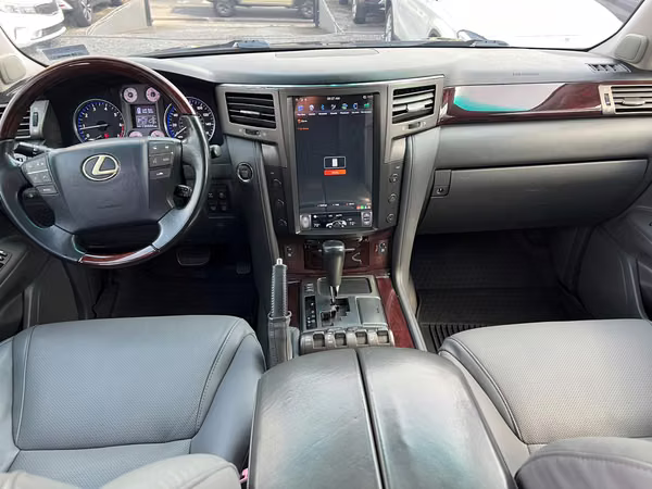 Lexus LX 570
