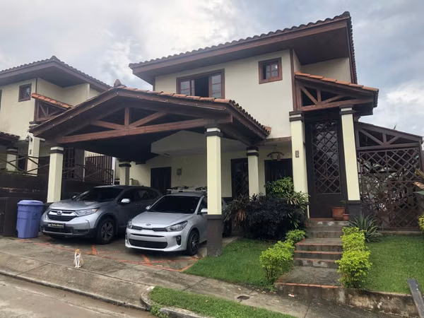 FOR SALE HOUSE LAS CUMBRES MIRADOR DEL LAGO  3 BEDROOMS