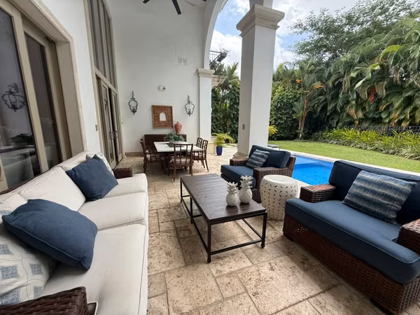 Sale of House in PH Fairway Estates, Santa María