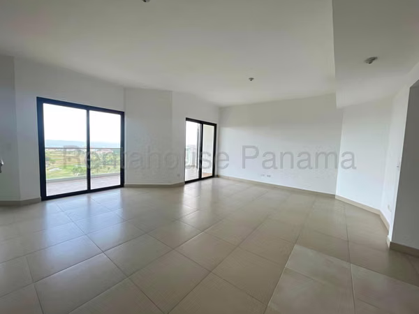 Vendo Apartamento en San Carlos OF27-251