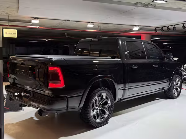 DODGE RAM 1500 LIMITED 4x4 2023