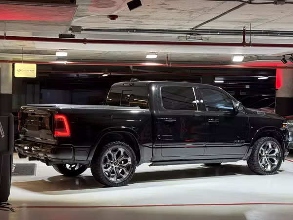 DODGE RAM 1500 LIMITED 4x4 2023