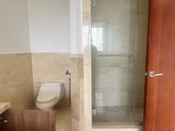 Bank sells apartment in PH Regent Tower 500, Costa del Este dv