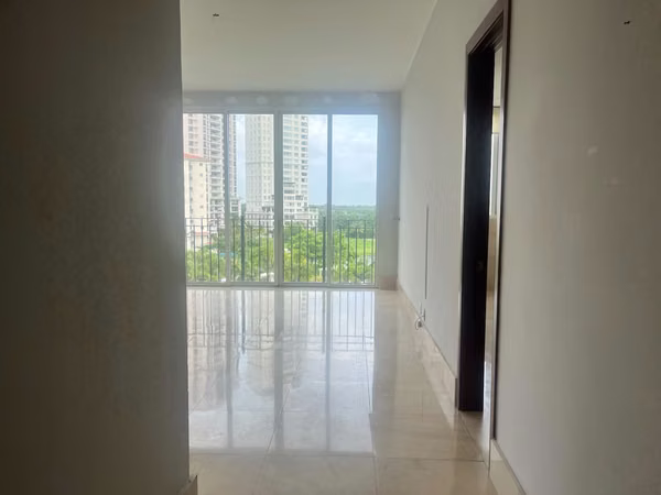 Bank sells apartment in PH Regent Tower 500, Costa del Este dv