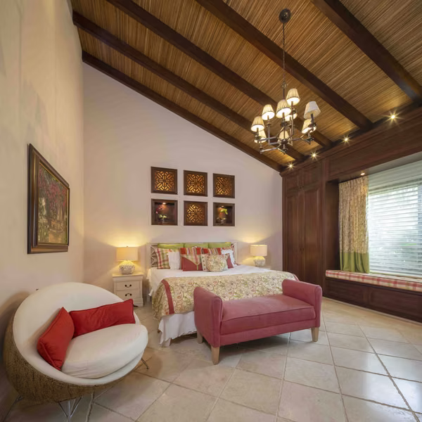 GOOD ADVENTI- BEACH HOUSE - RENTAL