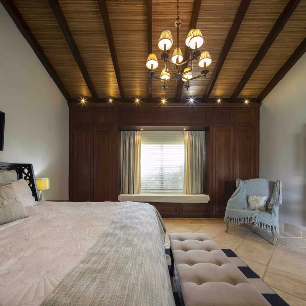 GOOD ADVENTI- BEACH HOUSE - RENTAL
