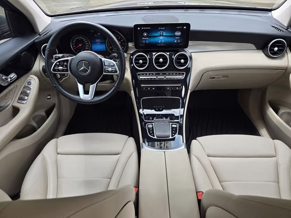 Mercedes-Benz GLC 200 | 2022 | 33,000 kms | Único Dueño