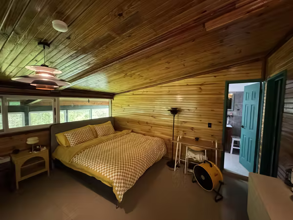 Se vende una casa en Cerro Azul con dos fincas. Precio negociable.