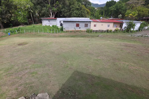 Centrally Located Home with a Large Lot for Sale in Las Lajas, Las Cumbres, North Panama