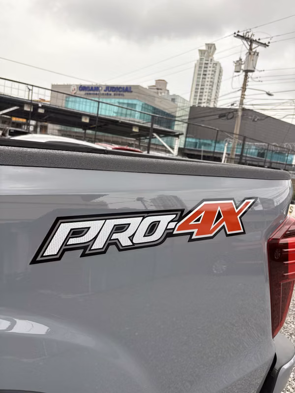 Nissan Frontier Pro4X 2024
