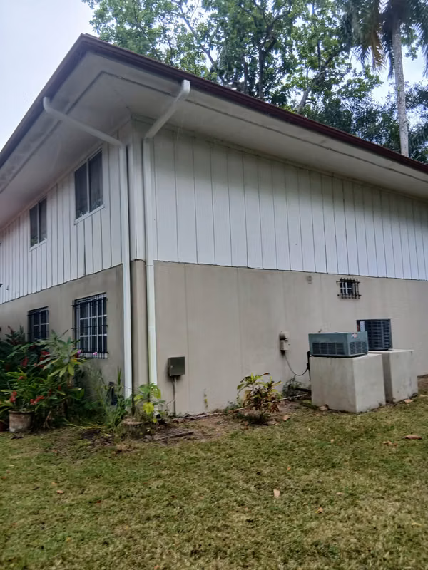 Prime property in excellent condition and move-in ready! - Clayton