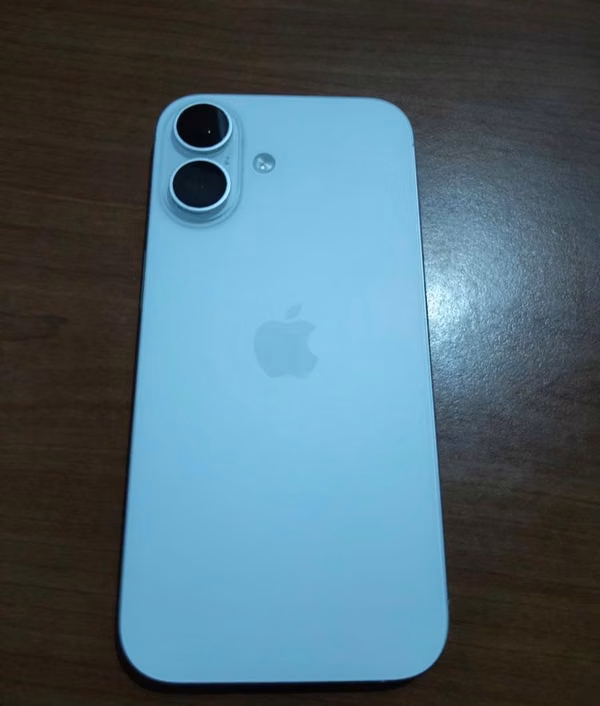 iPhone 16 casi nuevo